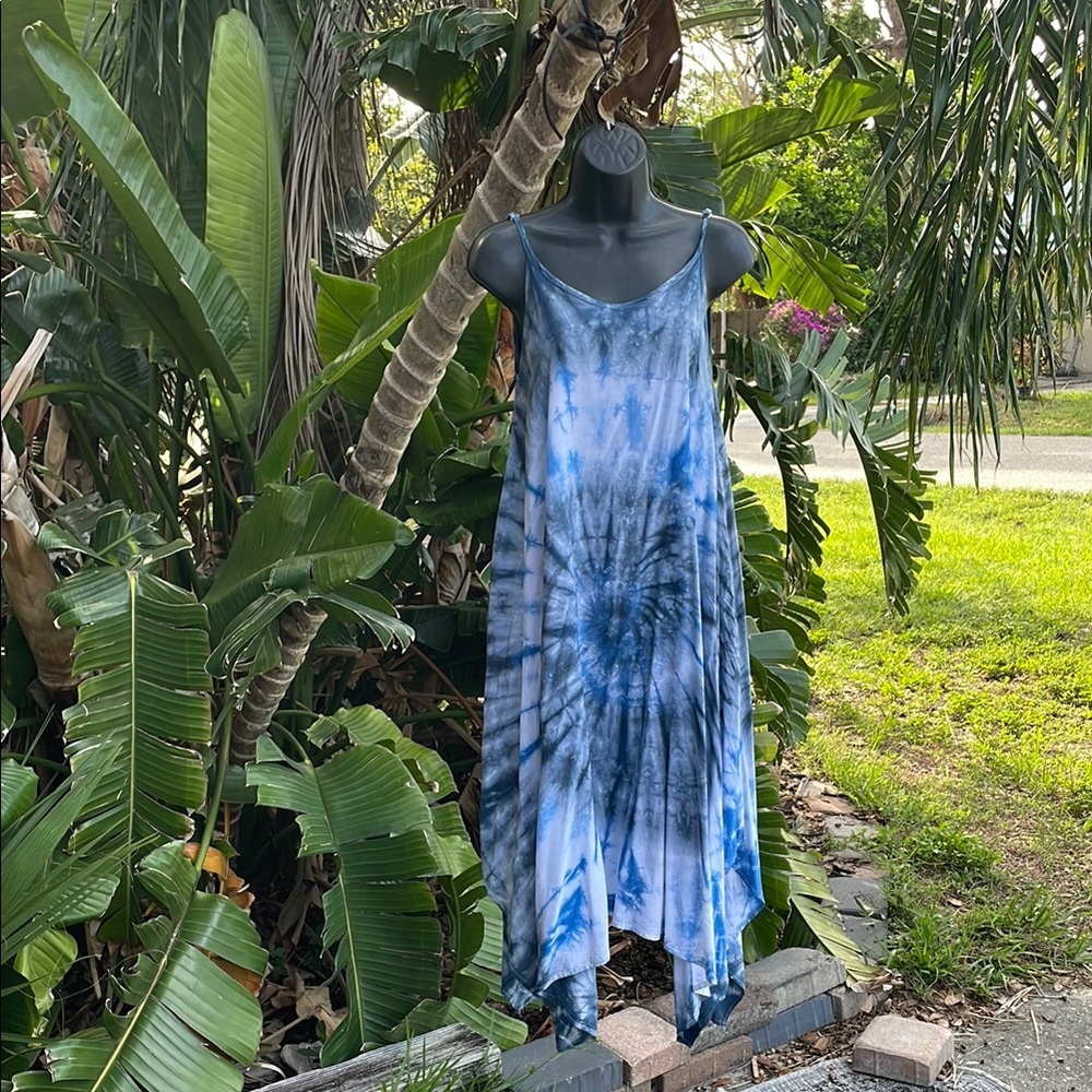 Yak and yeti tie-dye  handkerchief, ham slip dress